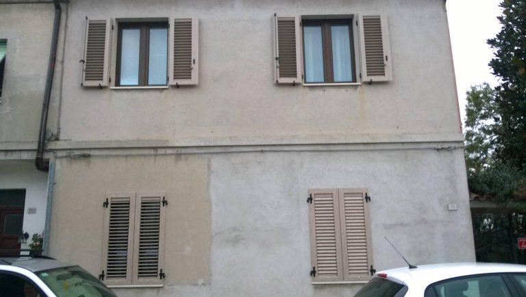 finestre con bascule e infissi in pvc