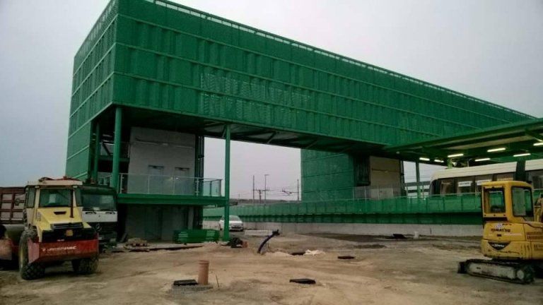 stabilimento con ingresso tir avvolgibile