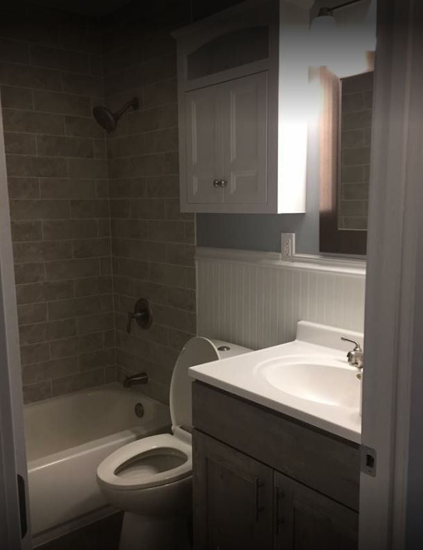 Gray Bathroom — St. Pekin, IL — Bayview Exteriors