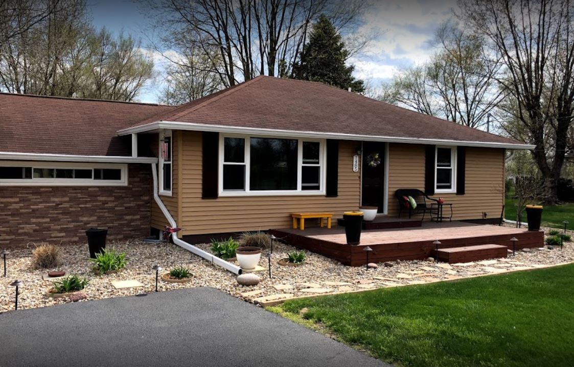 Brow House with Deck — St. Pekin, IL — Bayview Exteriors