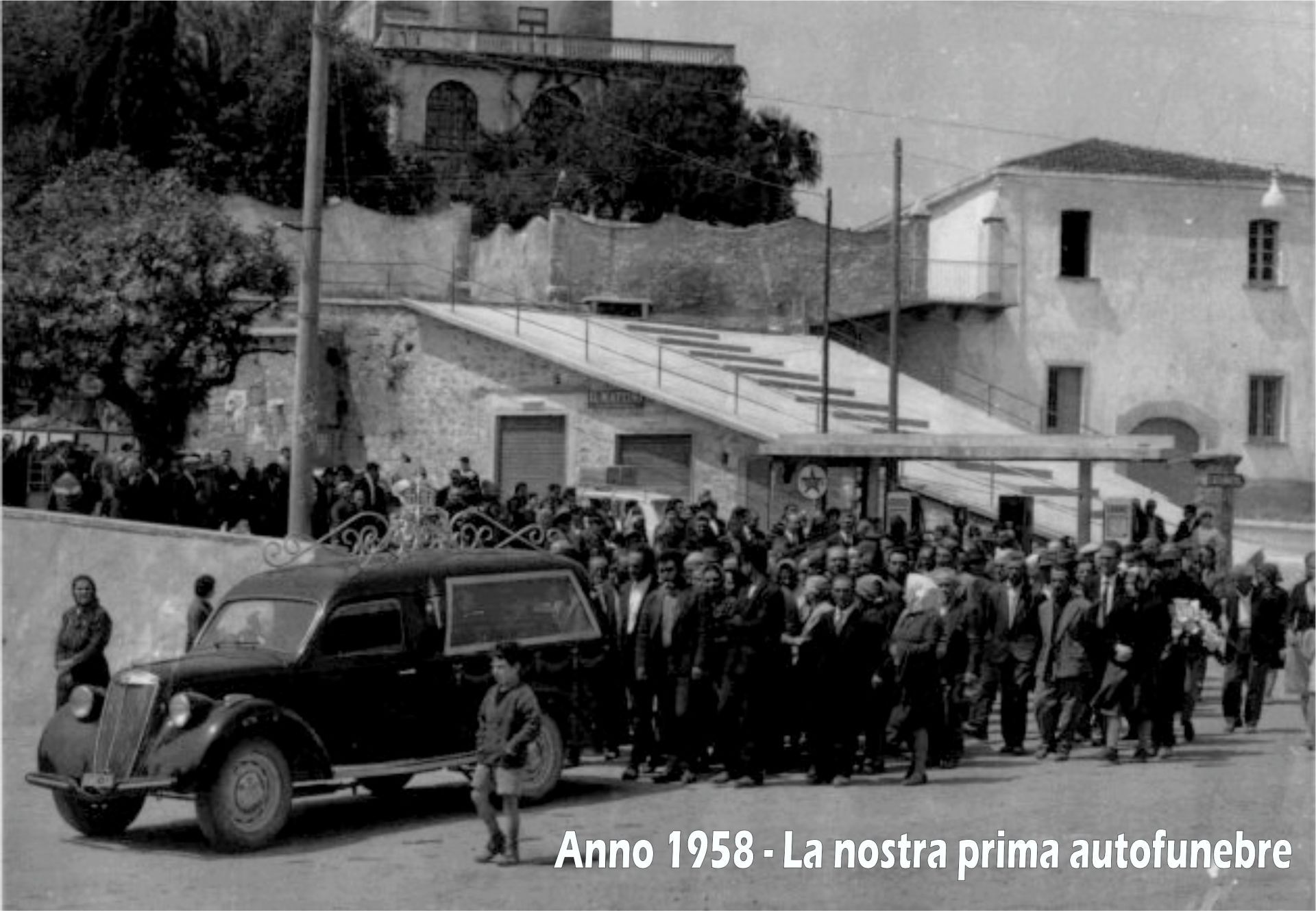 La prima autofunebre dell'agenzia, 1958