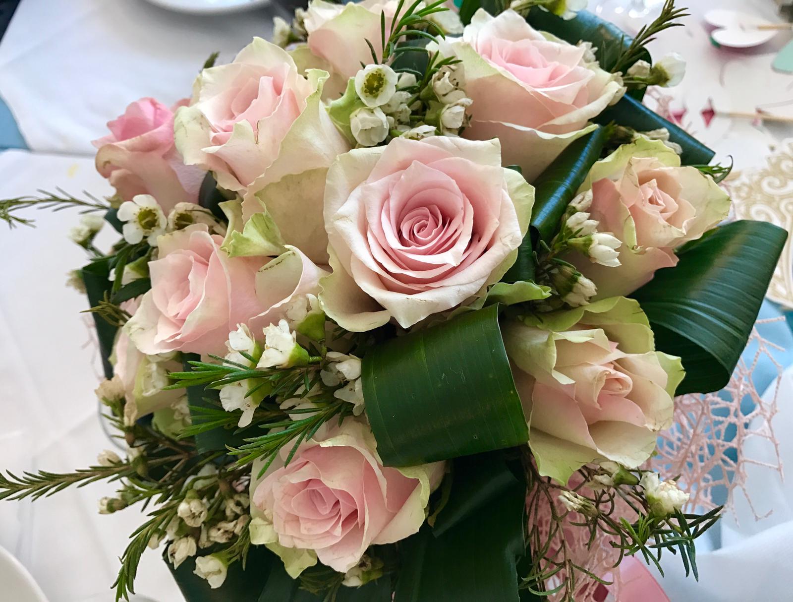 Composizione di rose