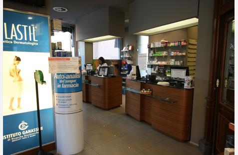 lista del bancone di una farmacia