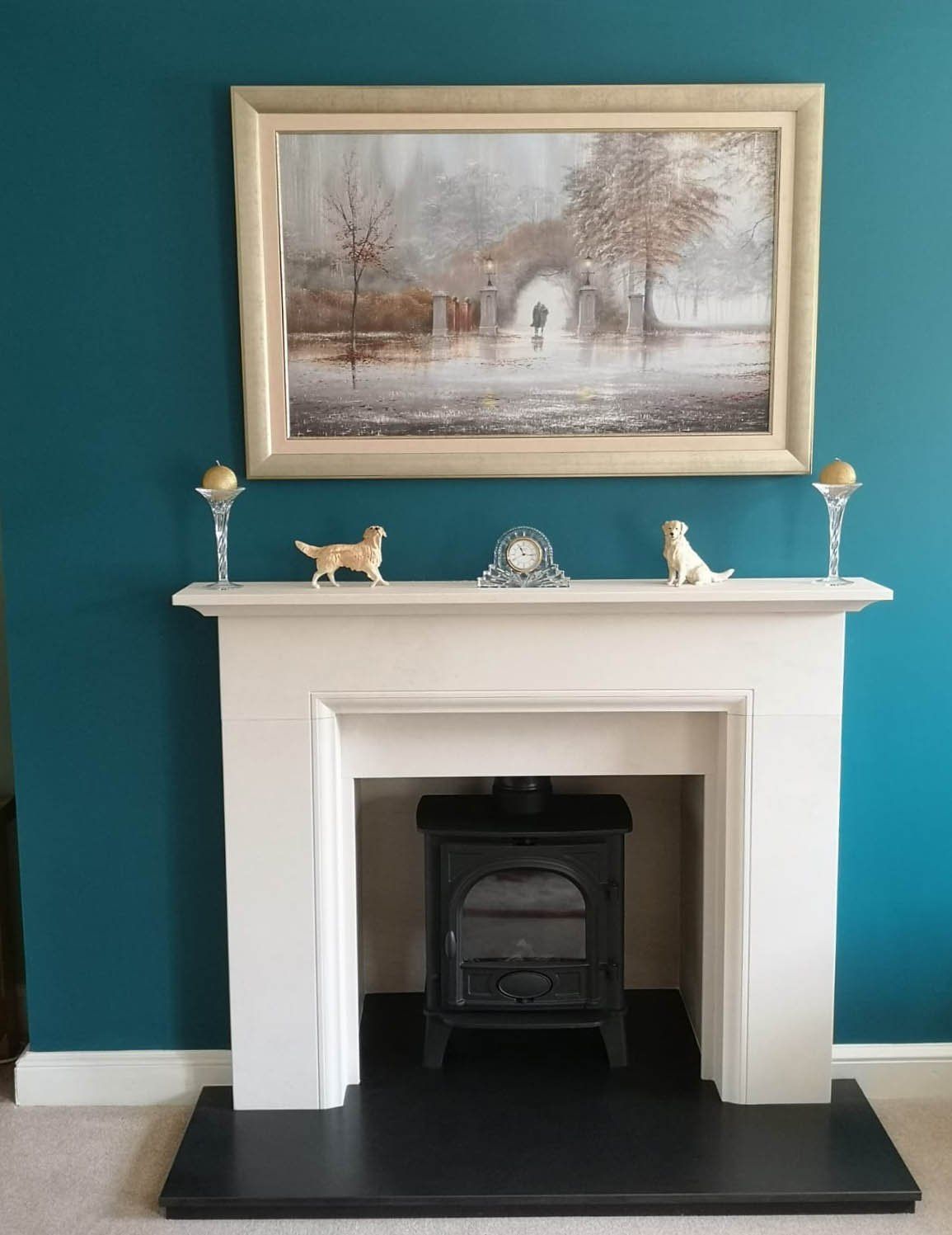photoframe with some home decor items