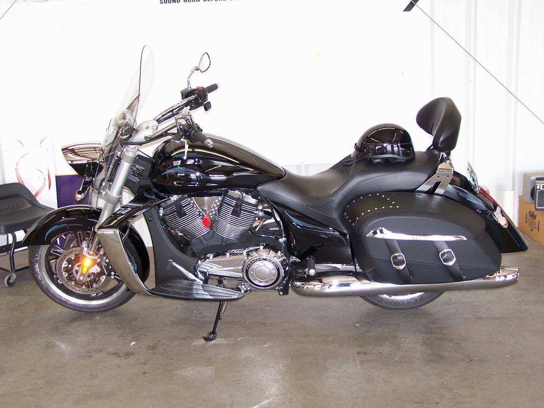 Big Bike Fuel Tank Design — Springfield, MO — Stripes and Stuff Graphics