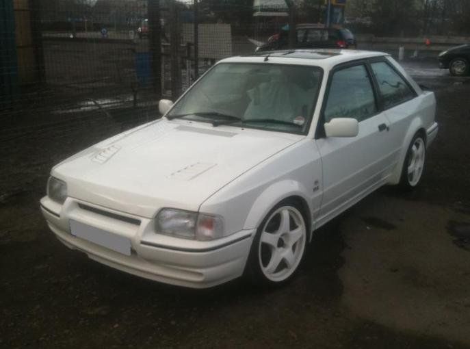 White Ford cleaned by Clean Me