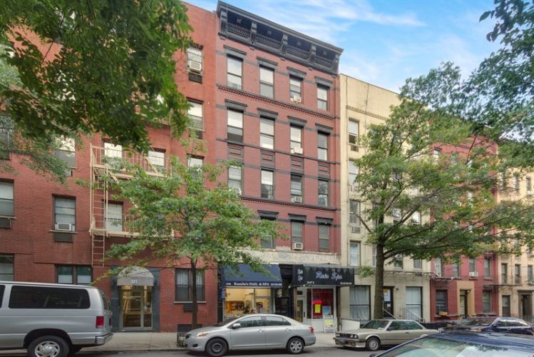 219 East 89th