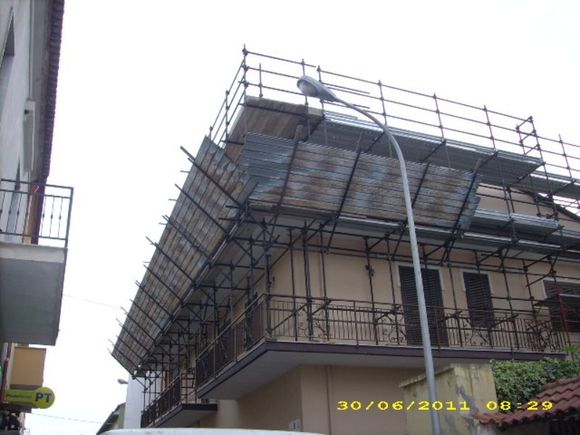 montaggio ponteggi da balconata