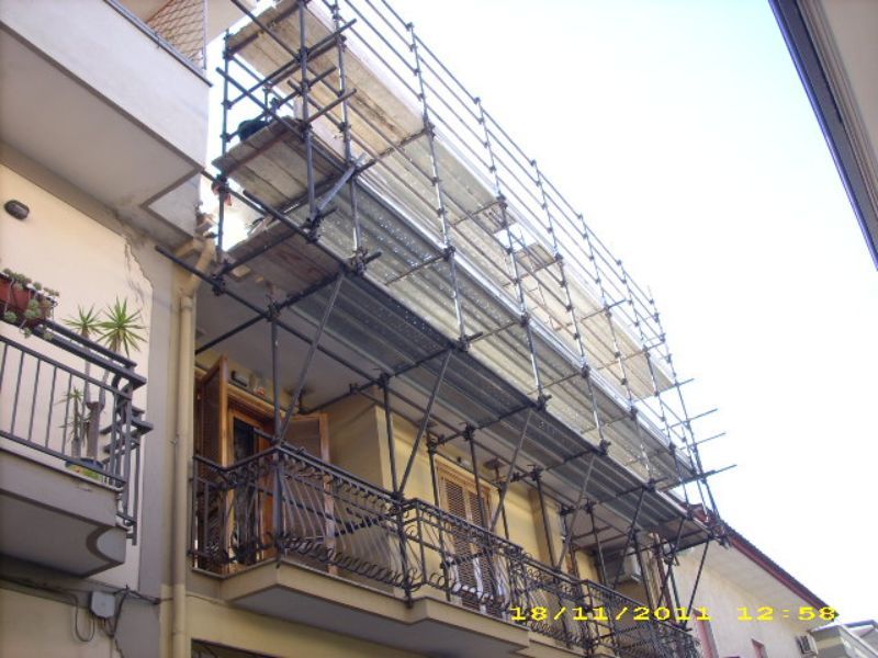 Ponteggio a sbalzo da balconata