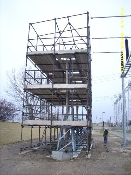ponteggio posizionamento cavi