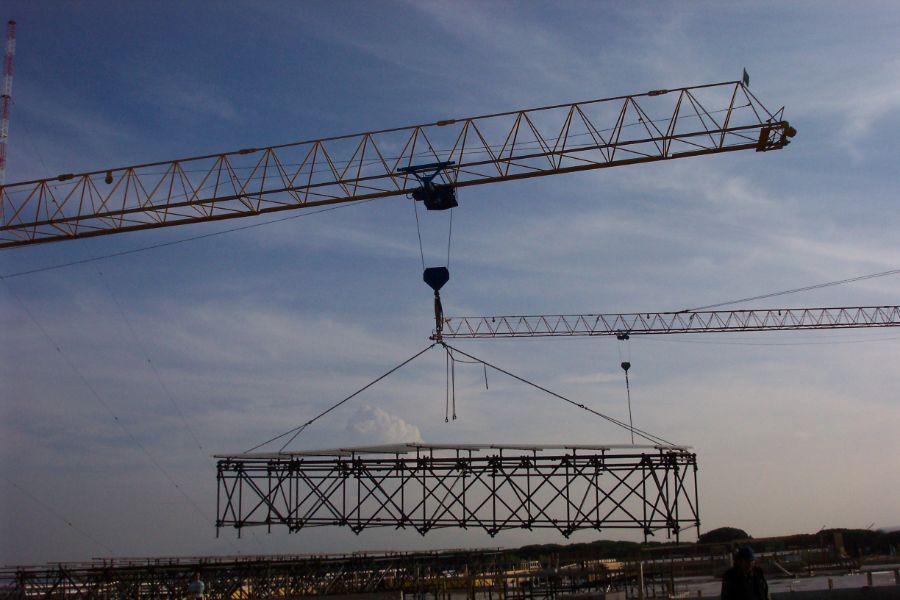 Copertura corridoi centri commerciali (sollevamento)