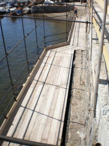 passerella sul mare