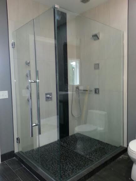 Shower Room With Glass Enclosure — Kalamazoo, MI — J&J Glass