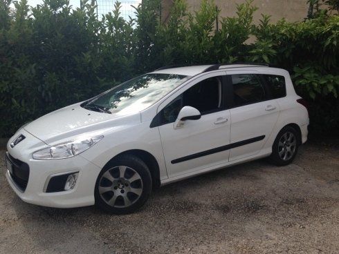 station wagon bianca