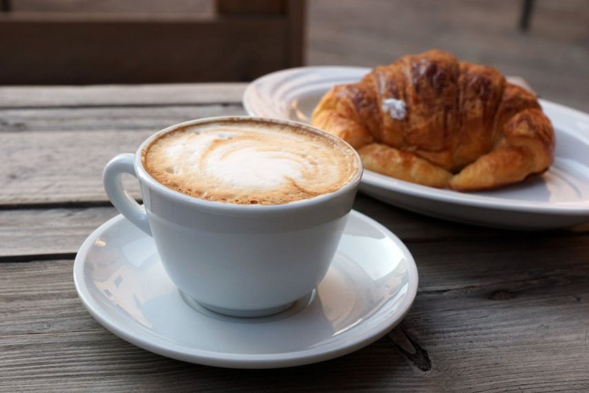 cappuccino e brioche