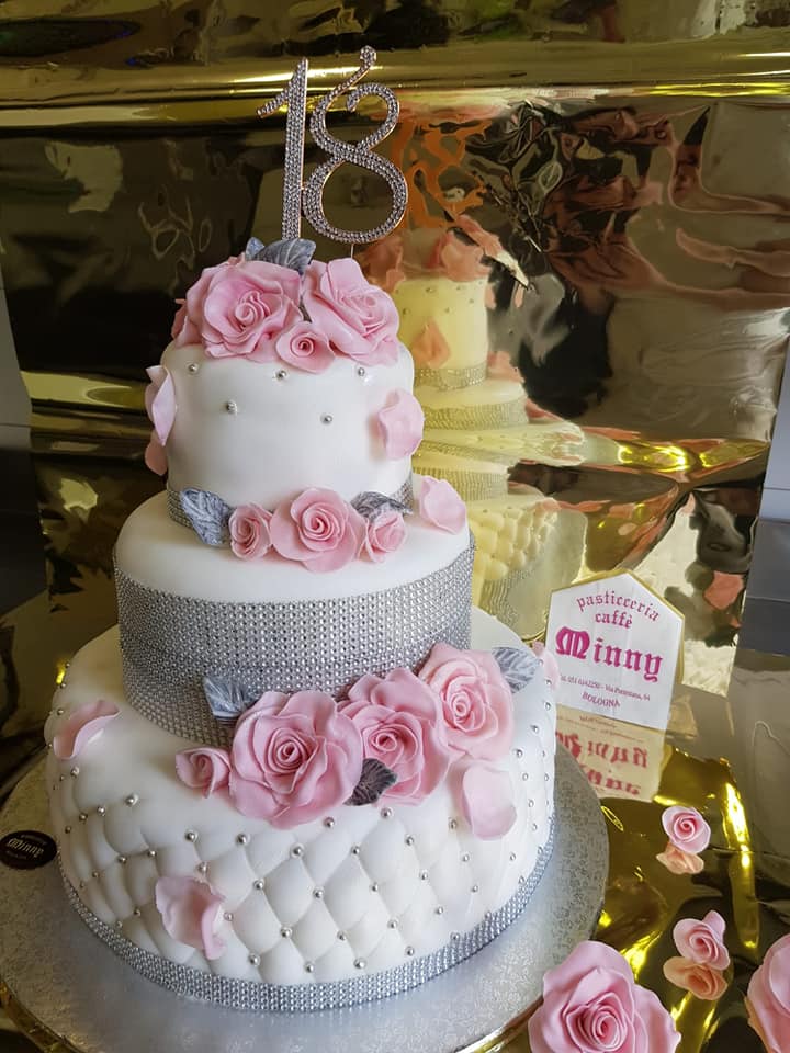 torta nuziale a tre piani