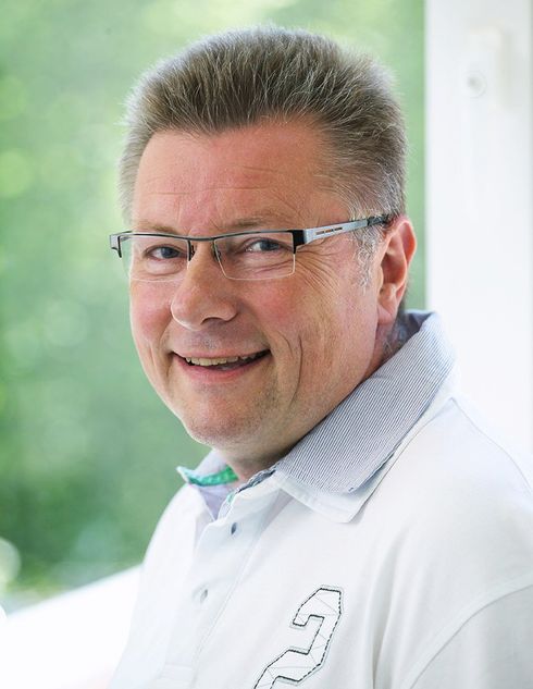 Zahnarzt Dr. Frank Braunberger, Bad Homburg: Ästhetische Zahnheilkunde mit Bleaching, Veneers und mehr Zahnarzt Dr. Frank Braunberger, Bad Homburg: Ästhetische Zahnheilkunde mit Bleaching, Veneers und mehr
