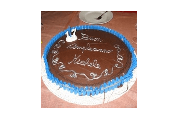 torta di compleanno fatta in casa