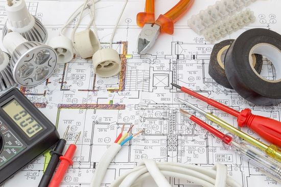 articoli per interventi elettrici e nastro isolante