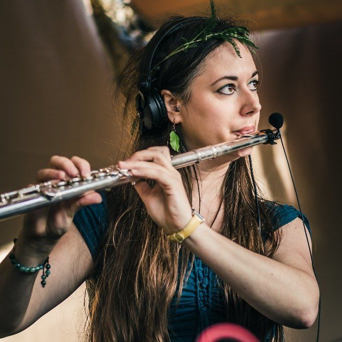 Elaine Round Elaine Round, session musician, flute session musician, flautist,