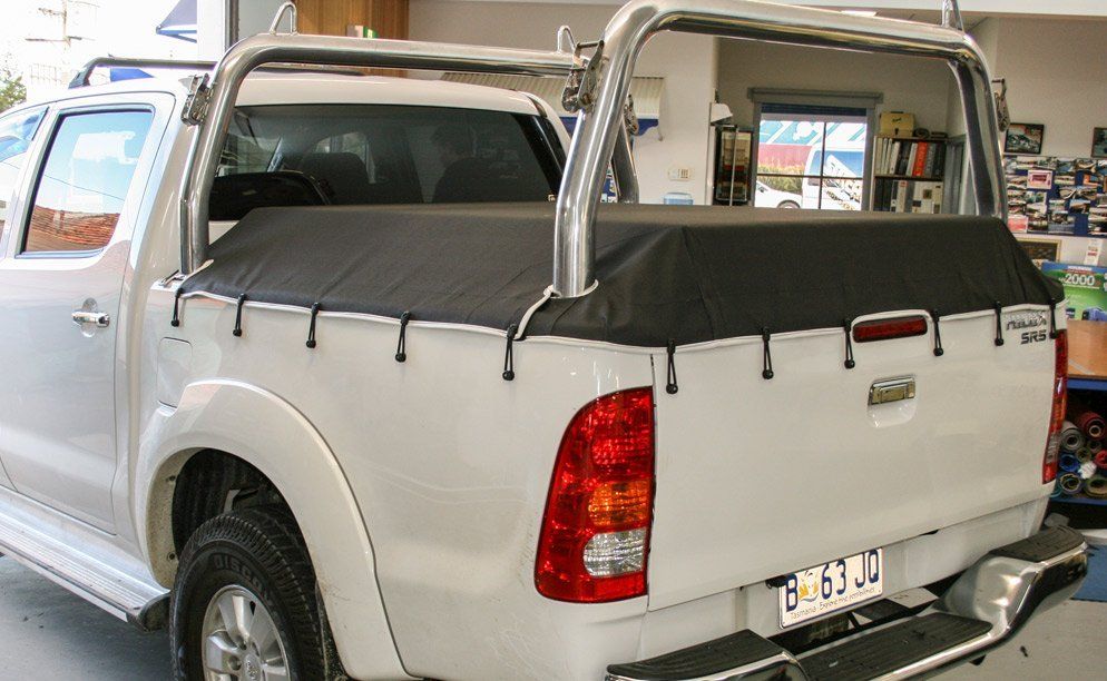white pick up car