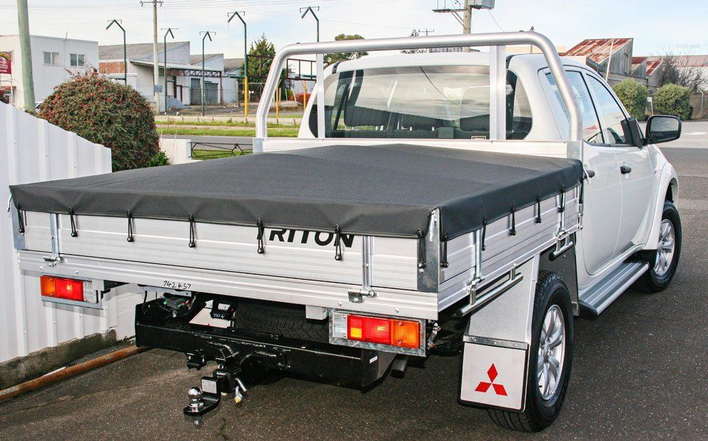 white pick up car
