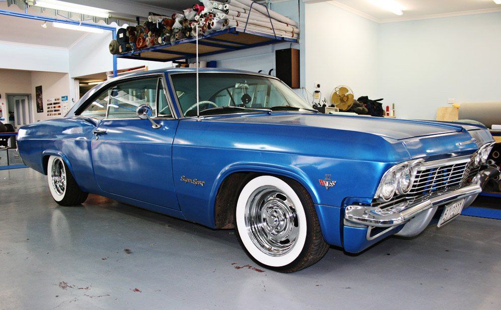 blue car