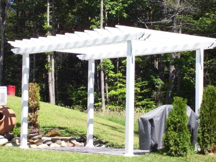 White Arbor — Barrington, NH — 125 Maintenance & Fence Inc