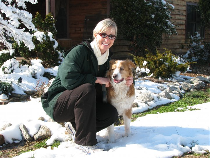 Happy Running Dog — Maiden, NC — Howl-A-Day Inn Resort