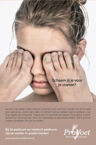 Woman covering her eyes with hands; Dutch ad asks, “Schaam jij je voor je voeten?”