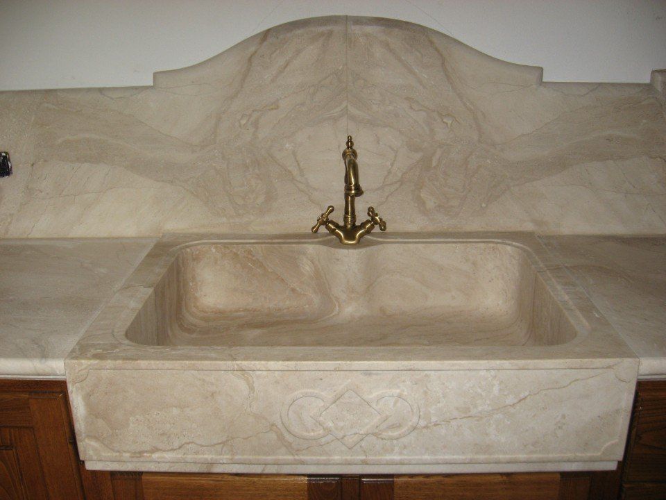 Lavandino in marmo