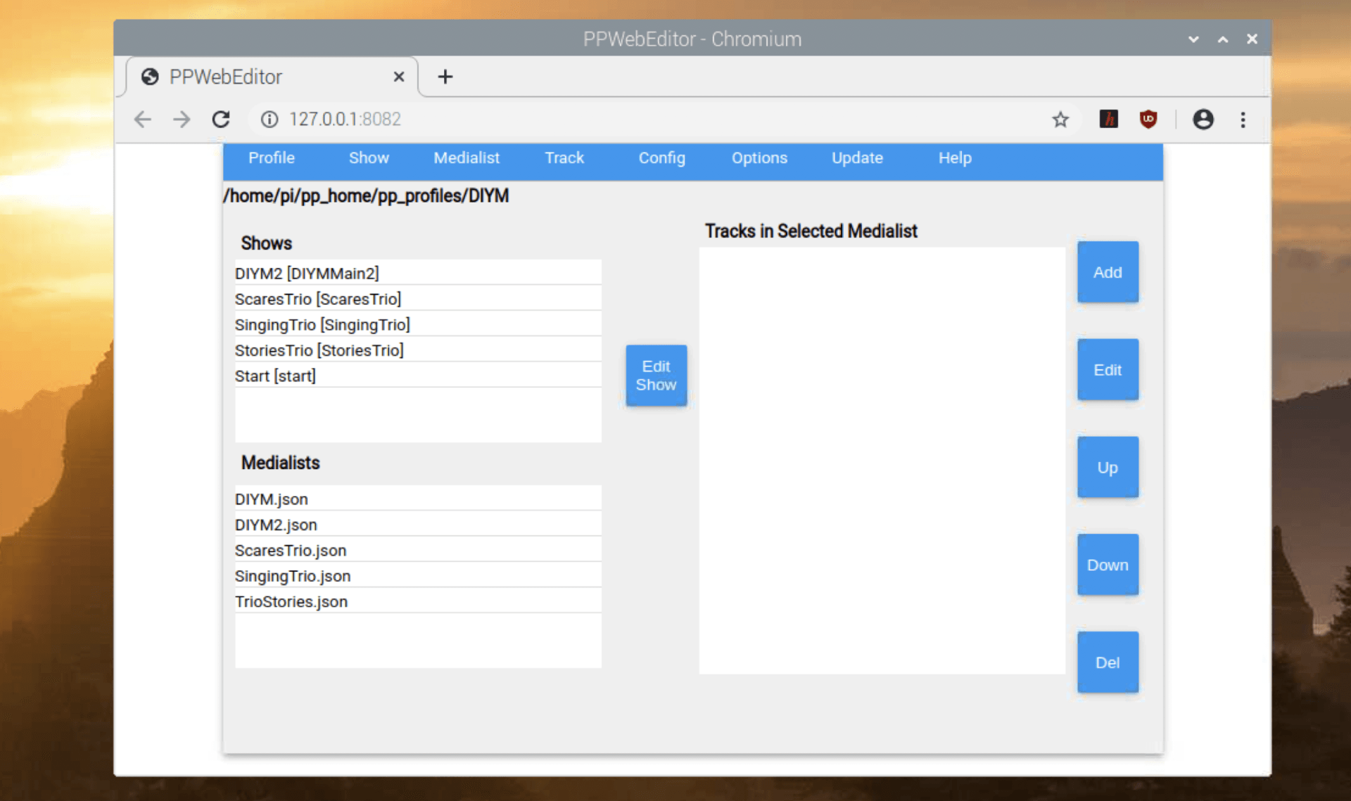 Web interface for managing student lists, featuring a dual-list box for selecting and organizing students into groups.