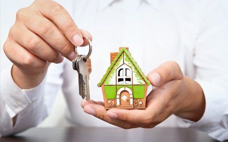 house model and keys