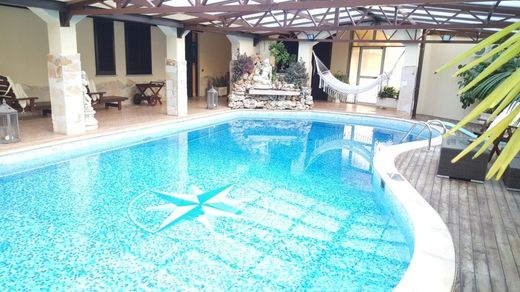 villa con piscina