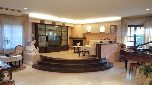 soggiorno di villa con piscina