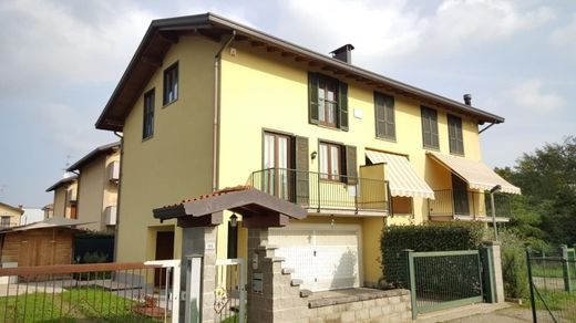 villa bifamiliare