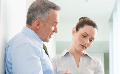 Mit Implantaten können herausnehmbare Teilprothesen vermieden werden. Mit Implantaten können herausnehmbare Teilprothesen vermieden werden.