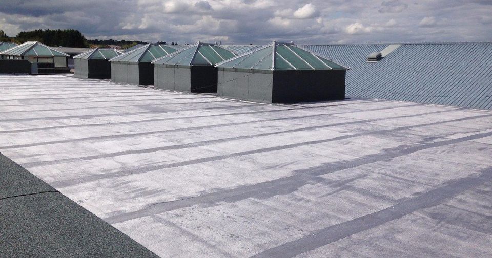 Flat roof installation