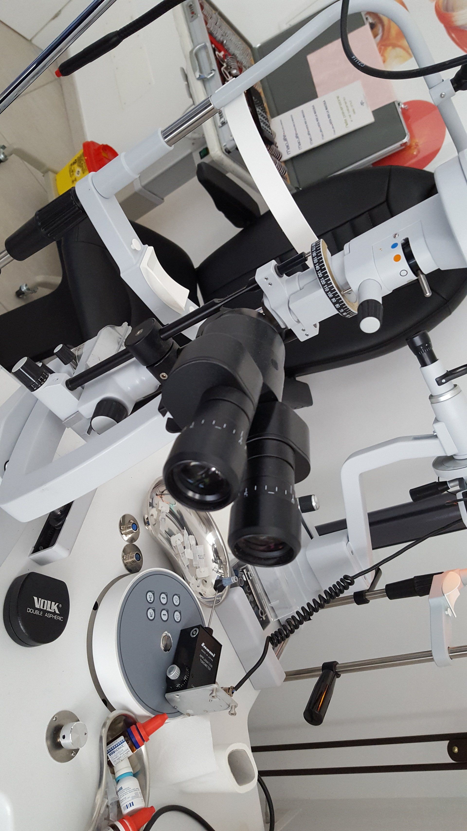 Attrezzatura oculistica presso lo studio oculistico di Asti