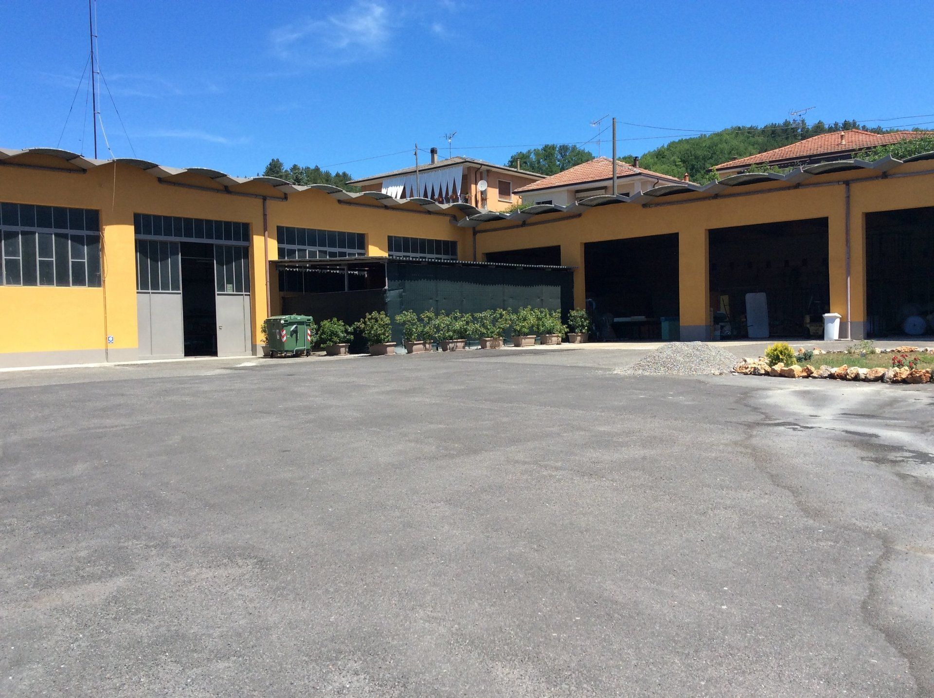parcheggio ditta di materassi