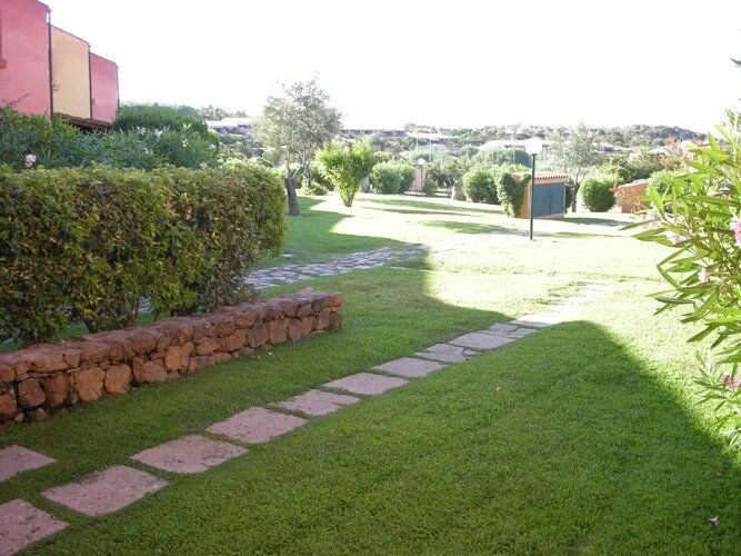giardino con viale