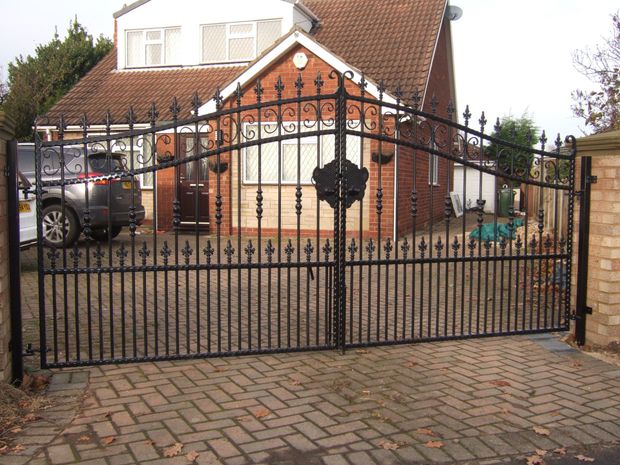 Electric gates