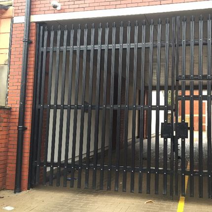 Palisade fencing with sharp edges that minimise possibility of intruders or vandals