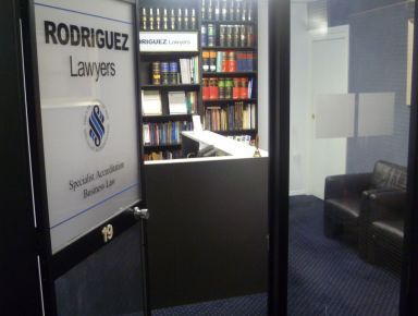 Couple receives legal advice service in Castle Hill