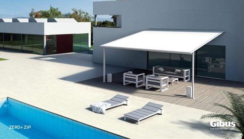 Piscina e sdraio
