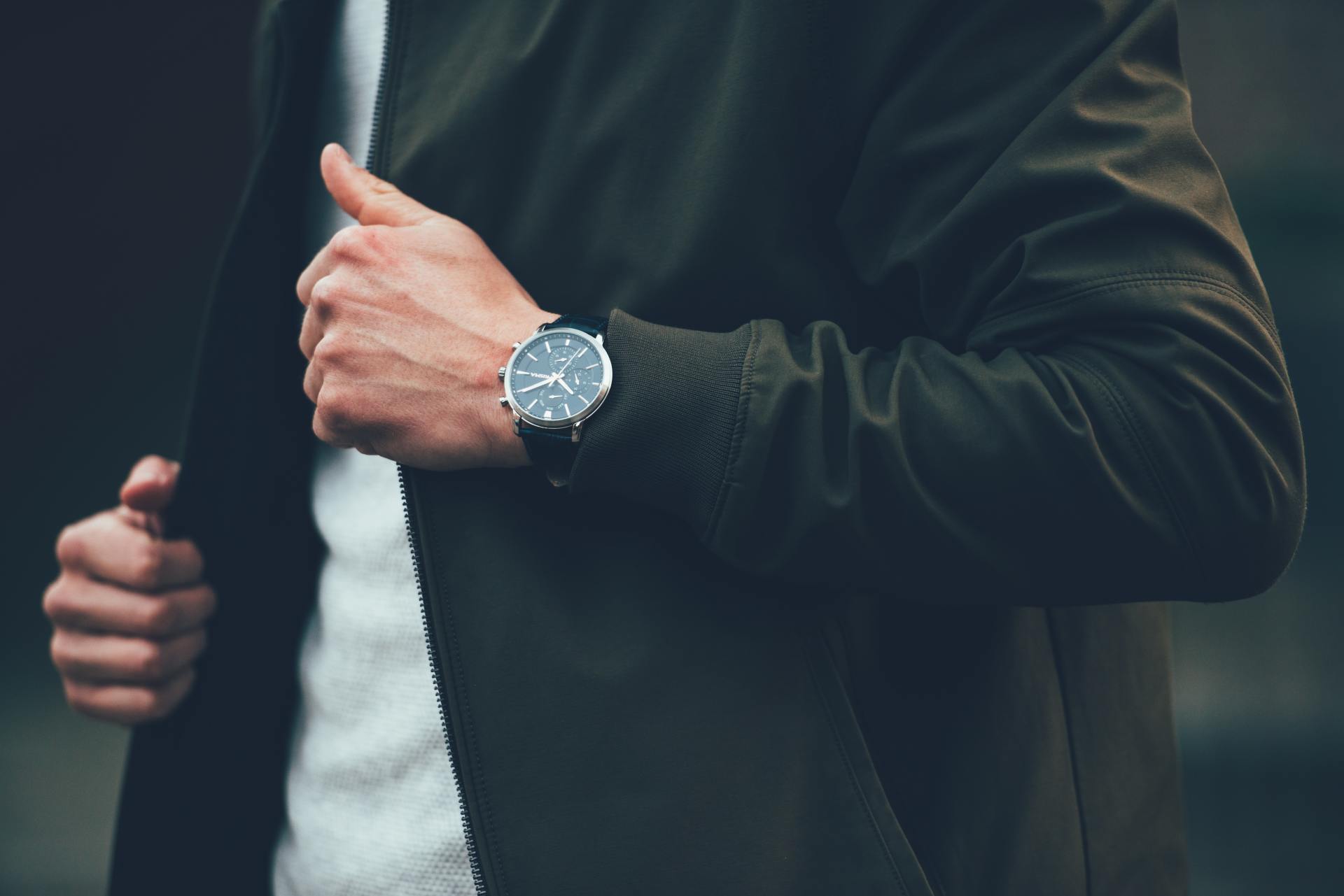 sell my watch to Jackie Abraham 