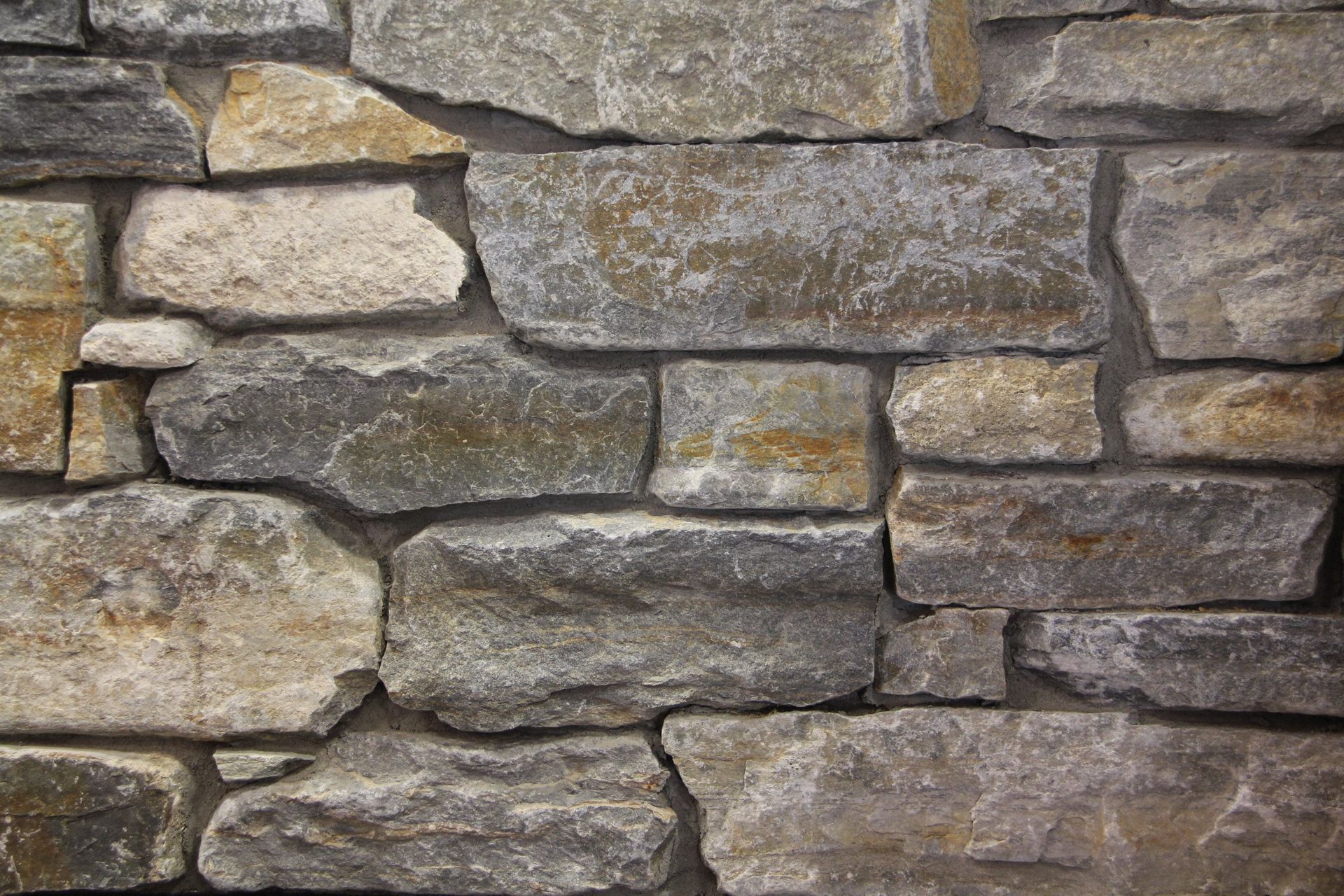 SILVER SLIDE STONE