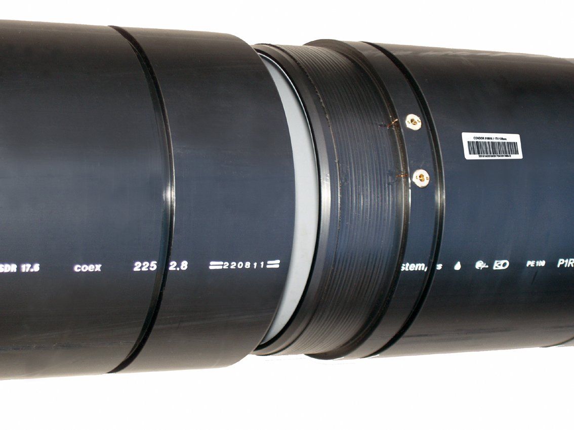 A close up of a camera lens with the number 225 on it