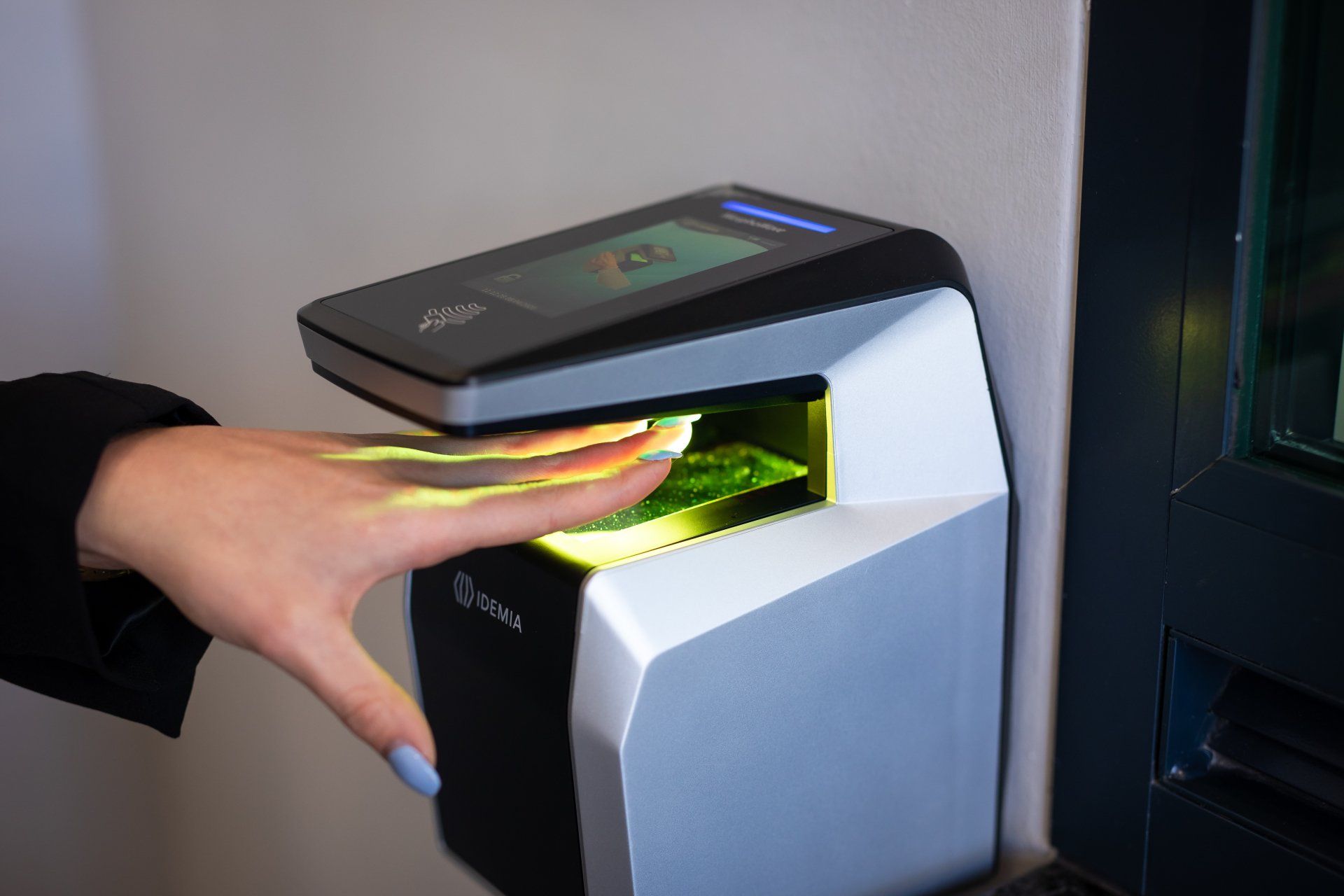 Safety Deposit Boxes with the Highest Levels of Security & Bio-metric Technology