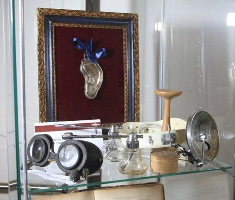 Antichi ferri chirurgici - collezione del dr F. Baricalla Antichi ferri chirurgici - collezione del dr F. Baricalla